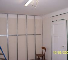 Bureau: démarrage des travaux d'isolation.