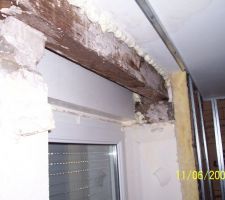 Bureau: travaux d'isolation en cours.