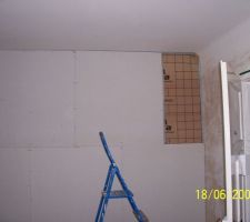 Bureau: travaux d'isolation en cours.