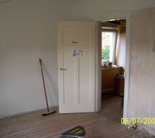 Bureau: travaux d'isolation terminés. Travaux de finition en cours.