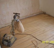 Bureau: travaux d'isolation terminés. Travaux de finition en cours.