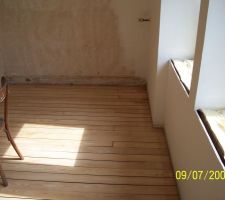 Bureau: travaux d'isolation terminés. Travaux de finition en cours.