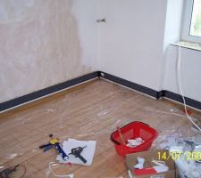 Bureau: travaux de finitions en cours.
