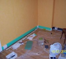 Bureau: travaux de finitions en cours. Installation électrique.