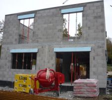 Fin de ma&ccedil;onnerie, vue sud