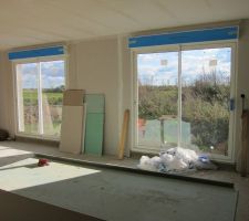 Le plâtre du plafond est en place!