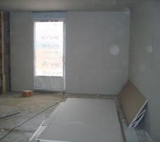 Notre chambre et sa porte fenetre