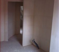 Chambre du garçon avec placard intégré