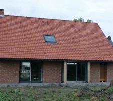 Peinture planche de rive remplac&eacute;e derri&egrave;re