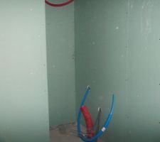 Sdb place du chauffe eau