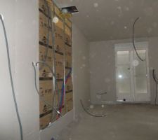 Séjour futur emplacement du poele à bois, en attente du placo anti feu