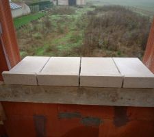 Appuie de fen&ecirc;tre &eacute;tage.