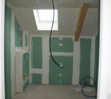 SALLE DE BAIN AVEC WC ENCASTRE