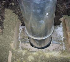 Conduit dans les combles avant isolation