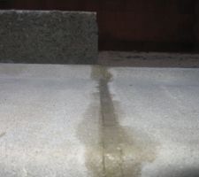 Gros d&eacute;crochage sur ce seuil de porte-fen&ecirc;tre bricol&eacute; &agrave; partir de 2 seuils de portes tron&ccedil;onn&eacute;s!!!