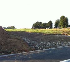 Mercredi 5 Septembre 2012 : D&eacute;but du chemin d'acc&egrave;s qui nous m&egrave;nera au garage :)