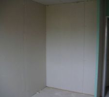 Le placard mural de la troisième chambre