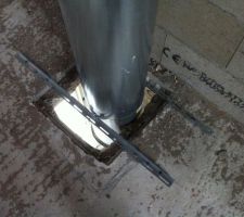 La descente du conduit de chemin&eacute;e 
(pas tr&egrave;s utile je le reconnais, mais on vois comment il traverse la dalle de l'&eacute;tage et que le centrage n'ai pas terrible)