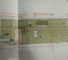 Maison implant&eacute;e sur le terrain a l'echelle