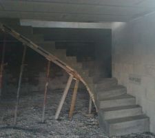 Escalier du sous-sol au rdc coulé