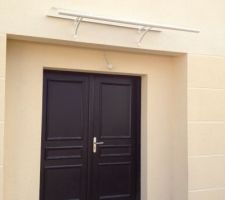 Il fait pil la longueur de la porte d'entrée