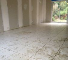 Pose de la chappe et du carrelage en cours