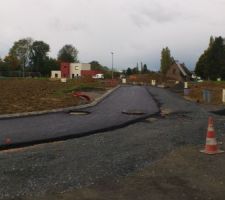 Bitume r&eacute;alis&eacute; sur une partie..