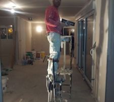 Début de la pose des bandes
