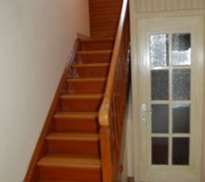 Escalier et accès sous-sol depuis le couloir rdc (origine)