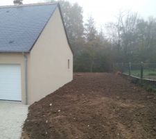 Côté droit de la maison