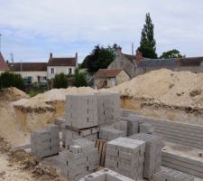 Grand vide samitaire qui sera en fait une cave