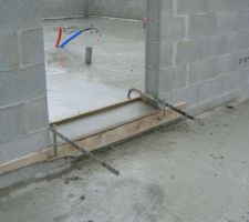 Marche descendant&agrave;la terrasse