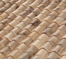 Tuiles Languedoc vieilli