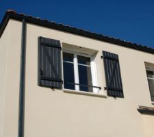 Goutières gris foncé