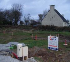 Le terrain avec l implantation de la maison et la limite du terrain