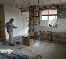 Vous avez vu les suspentes dans le hourdis au plafond, j'en avez marre de ces trucs...