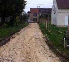 Chemin d'acc&egrave;s de 48m de long