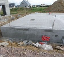 Devant cot&eacute; garage