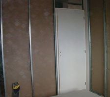 30 nov : cloisons de l'étage (chambre)