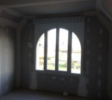 La baie de la chambre parentale