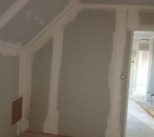 Chambre d'enfant menant sur la mezzanine