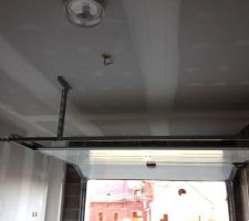 L'isolation du plafond dans le garage, obligatoire car nous avons fait aménager les combles
