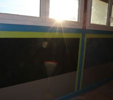 Aprés le détapissage et la préparation des murs voici les première peinture de la chambre des enfants qui ont commencées