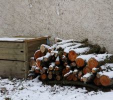 Sous la neige mon petit composteur fourni par la commune!