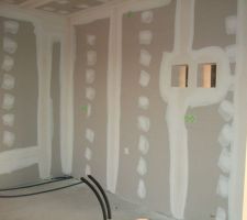 Petites niches ds le mur de la cuisine