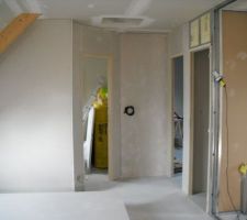 Placo terminé pour 2 chambres et toilette en partie!