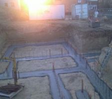"Couch&eacute; de soleil sur cabane de chantier"

:-)))))))