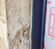 Future sonnette, encore un petit coup de PU. Pourtant le reste a été fait au mastic