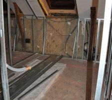 Rails cloisons / chambre n&deg;2