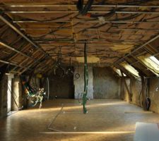 Plancher de l'étage terminé : pose vitrification